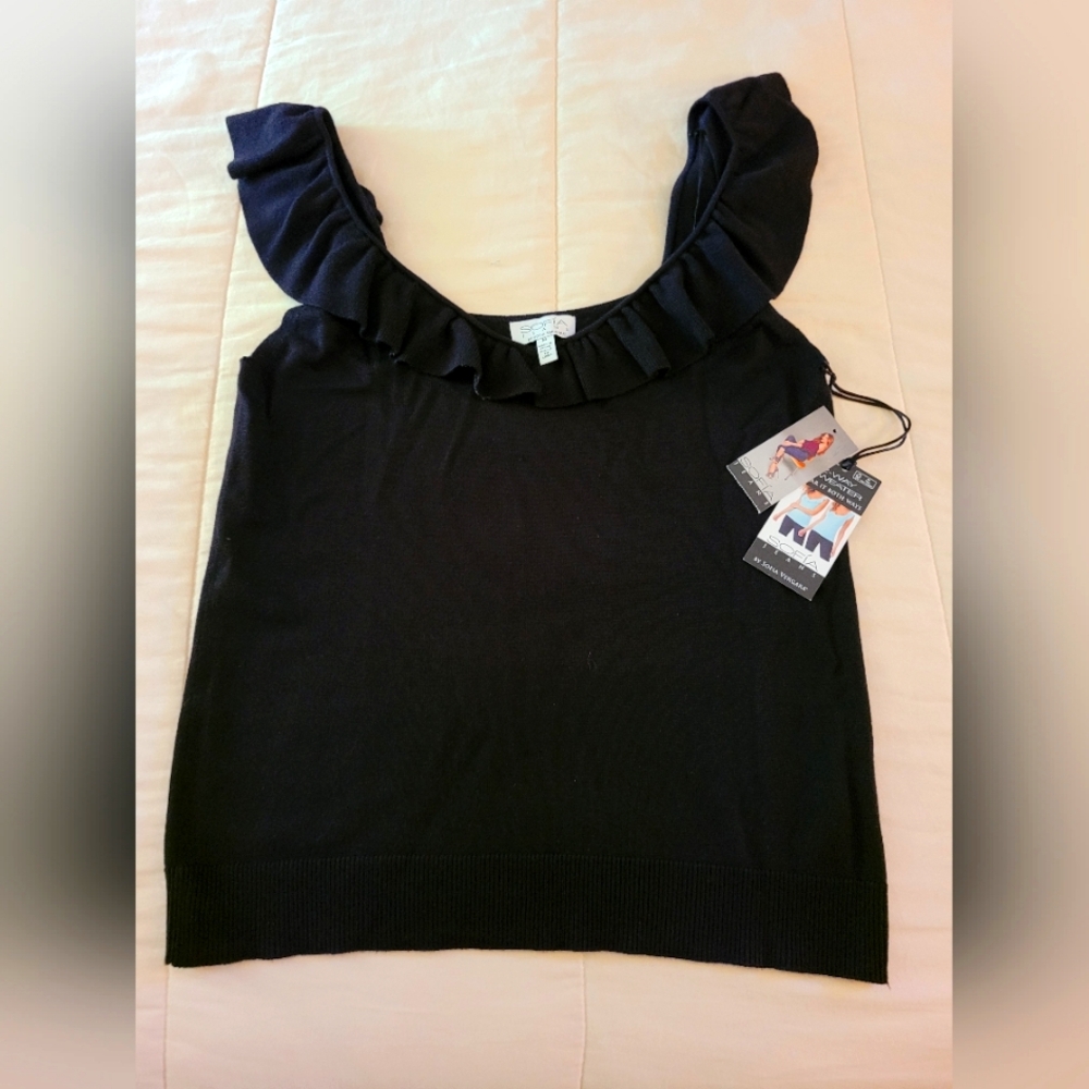 Sofia Vergara NWT 2 way Summer Tank or Off Shoulder Top